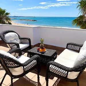House In Front Of The With Sea View Сasa de vacaciones